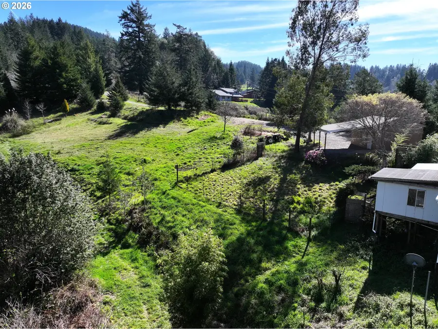 96510 Martin Ranch Rd, Brookings, OR 97415 - #2