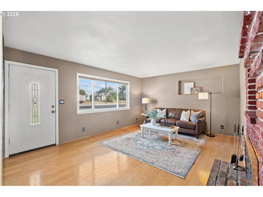 710 E View Dr, Hermiston, OR 97838 - #3