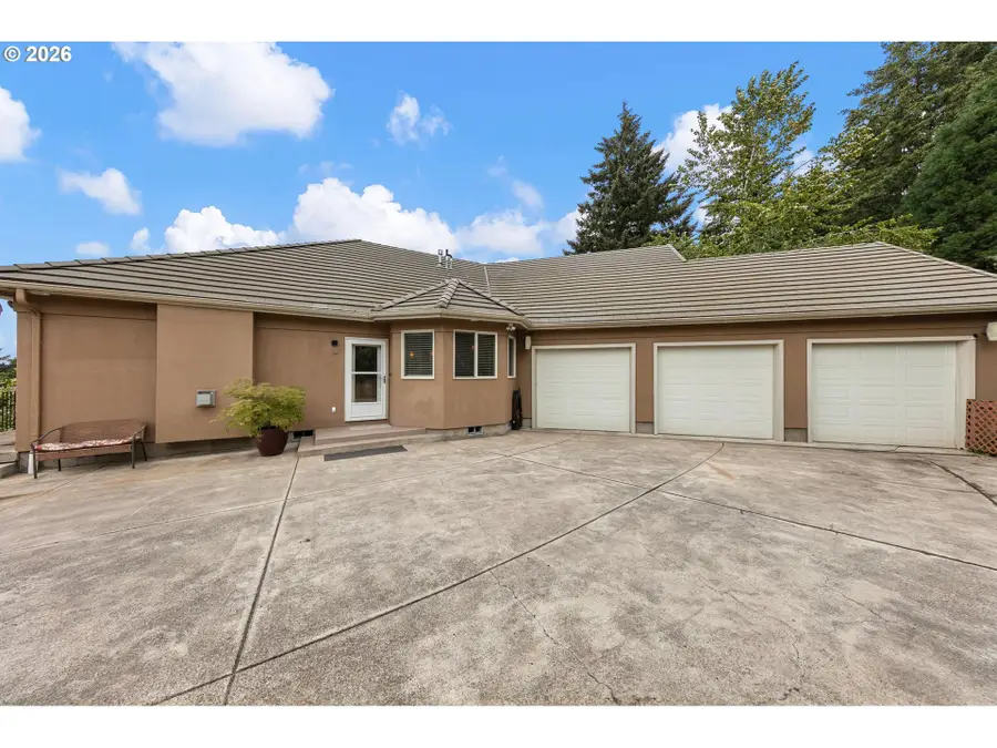 3147 Tanner Park Dr, Eugene, OR 97405 - #2