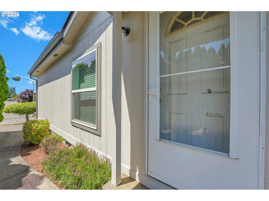 11105 Main St Ne #9, Donald, OR 97020 - #2