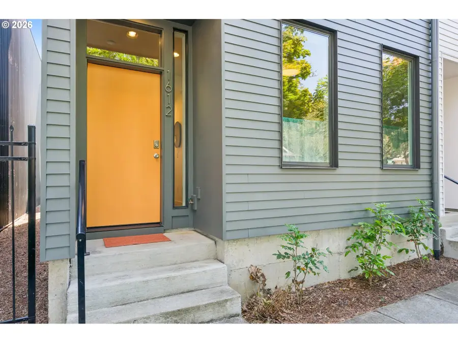 1612 SE Claybourne St, Portland, OR 97202 - #2