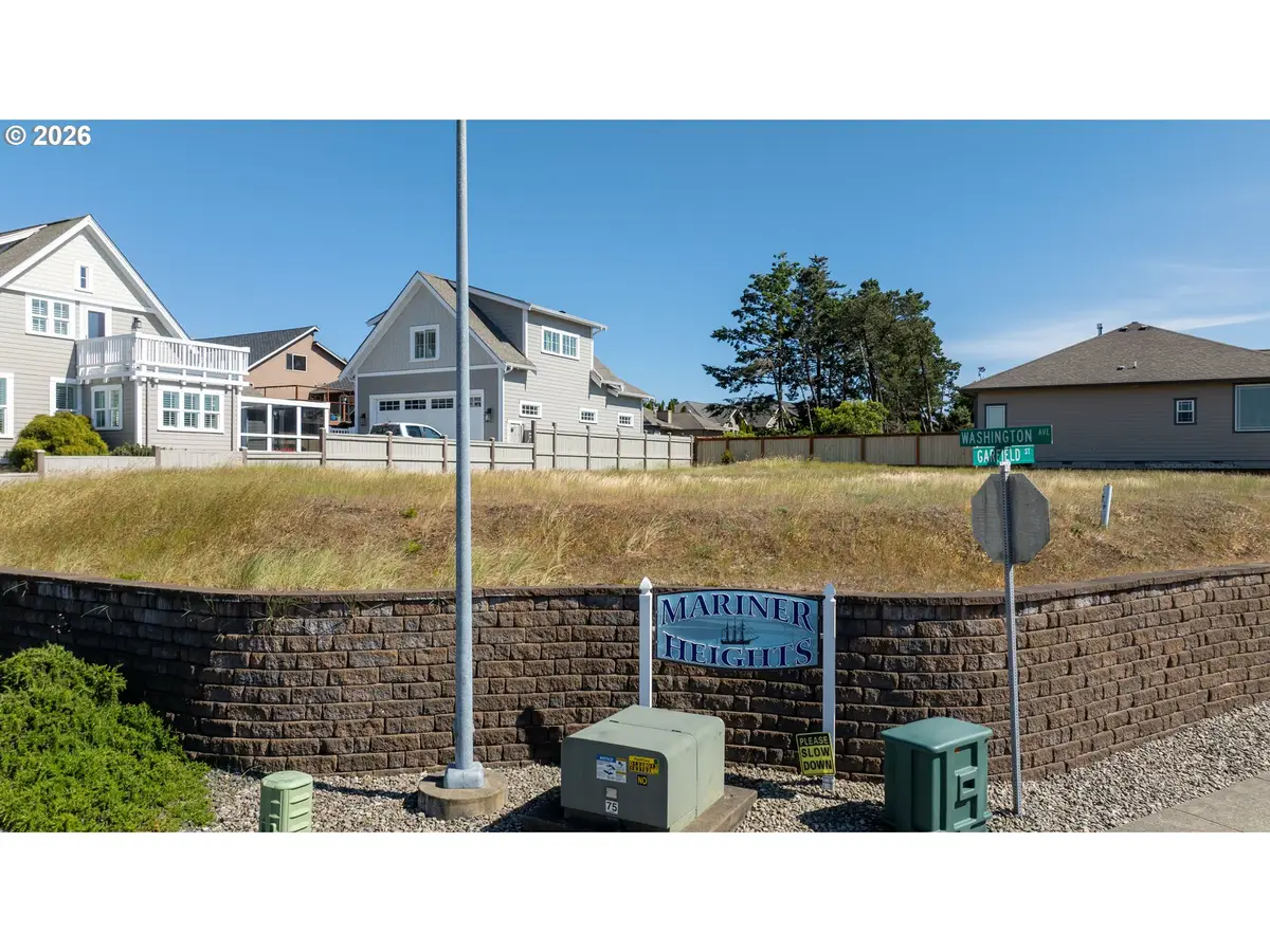 2115 Garfield St, North Bend, OR 97459 - #1
