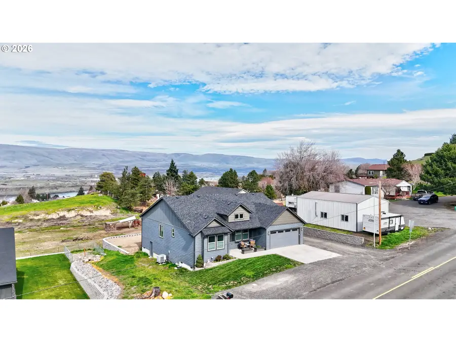 2549 E 18th St, The Dalles, OR 97058 - #2