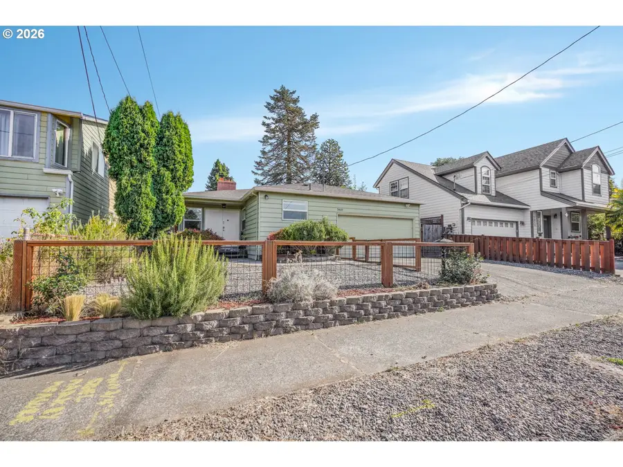7927 N Edison St, Portland, OR 97203 - #2