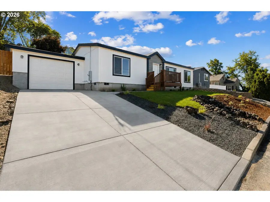 712 NW 6th St, Pendleton, OR 97801 - #2