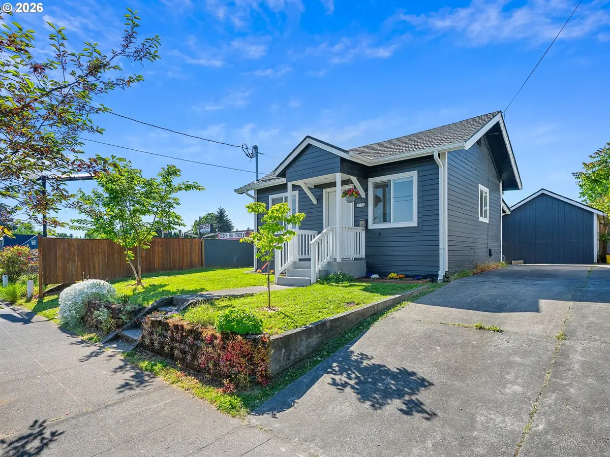 8130 SE Yamhill St, Portland, OR 97215 - #1