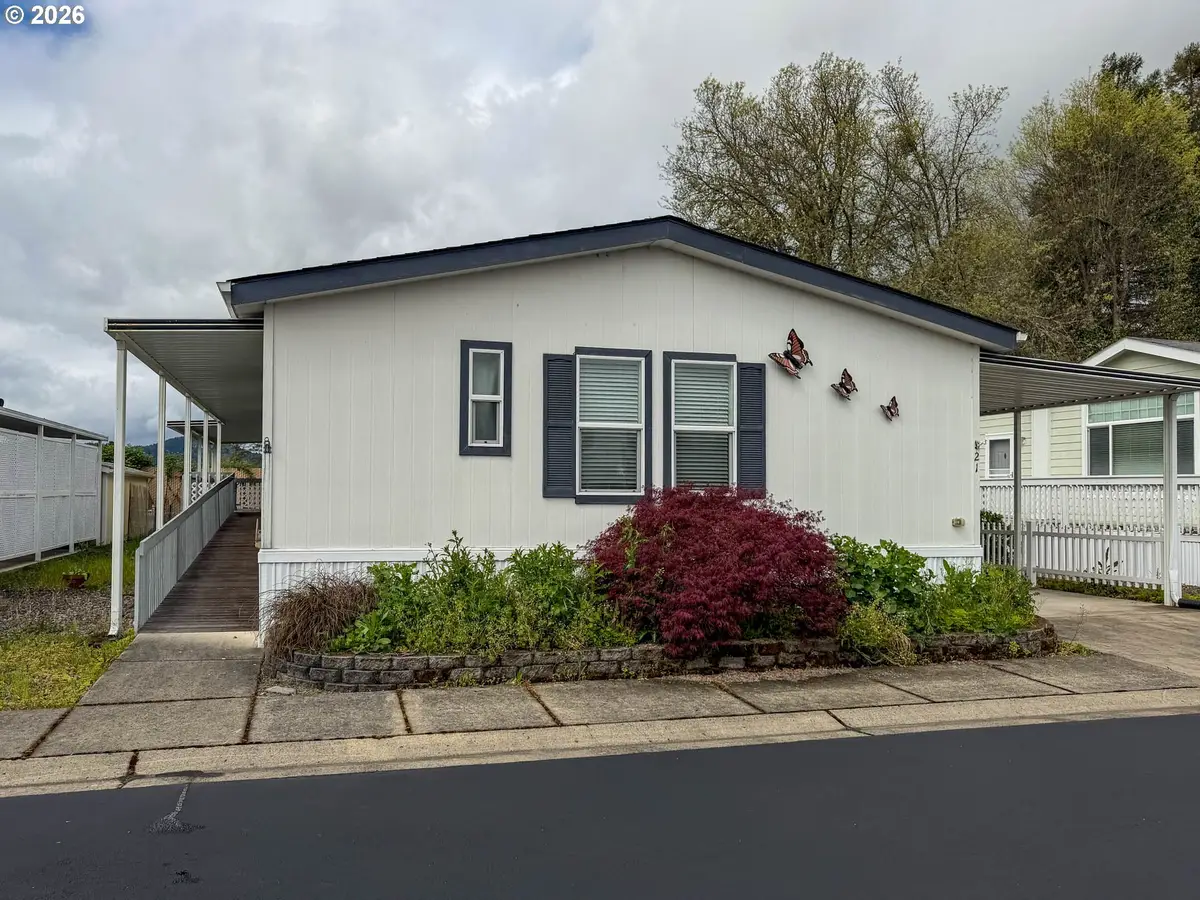 1000 E Central Ave #21, Sutherlin, OR 97479 - #1