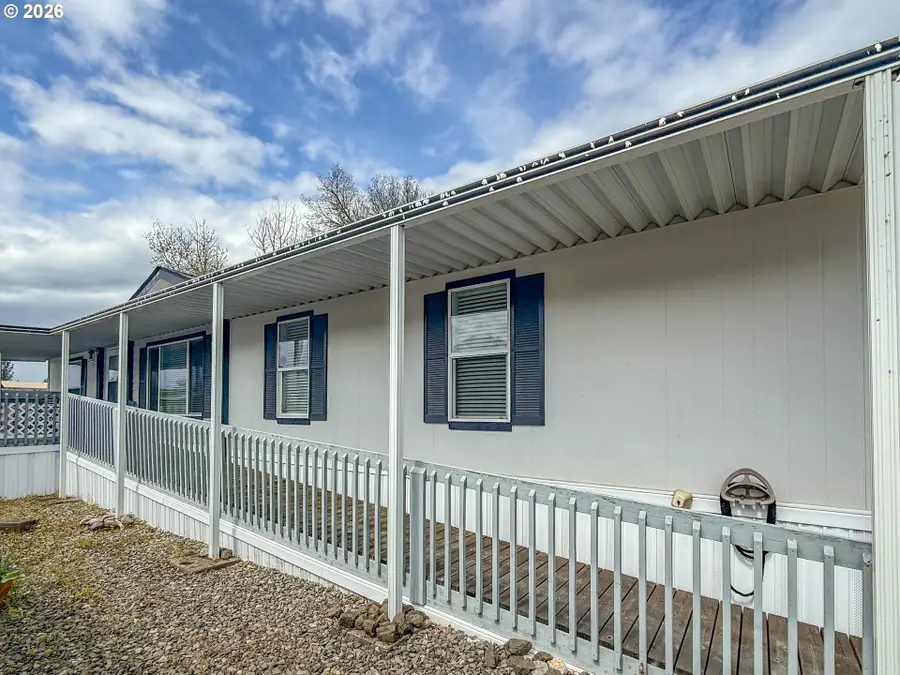 1000 E Central Ave #21, Sutherlin, OR 97479 - #2