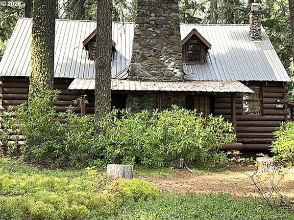 27314 W Odell Lake Rd #W2, CrescentLake, OR 97733