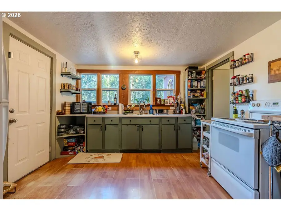 58801 SE Cabin Ln, Sandy, OR 97055 - Image #3