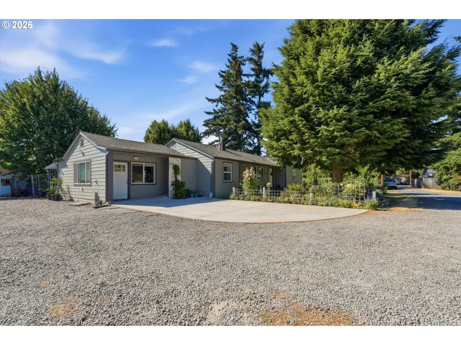 1270 E Jefferson St, Stayton, OR 97383 - #3