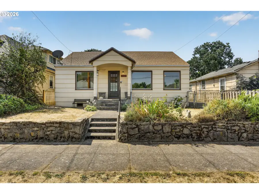 6128 SE Center St, Portland, OR 97206 - #2
