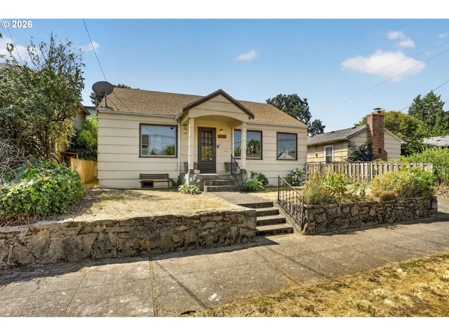 6128 SE Center St, Portland, OR 97206 - #3