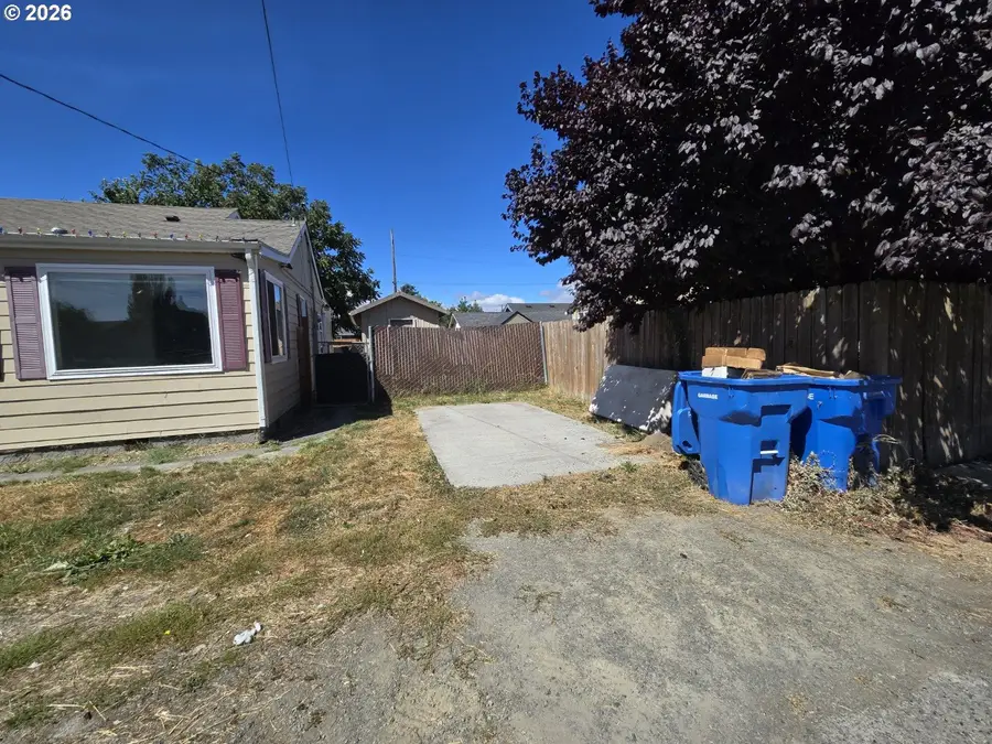 607 S 6th Ave, Kelso, WA 98626 - #3