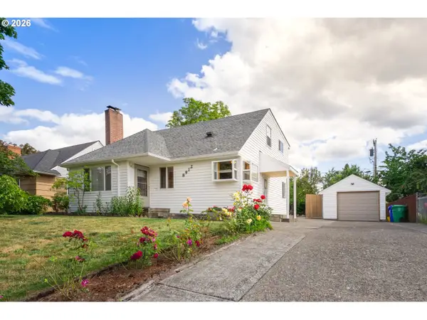 8912 SE Clay St, Portland, OR 97216