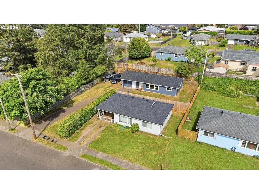 1707 Grant St, North Bend, OR 97459 - #2
