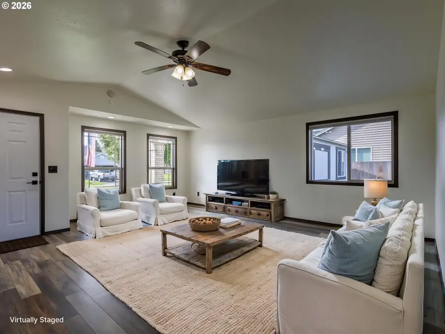 304 E Wilson St, Yacolt, WA 98675 - #3