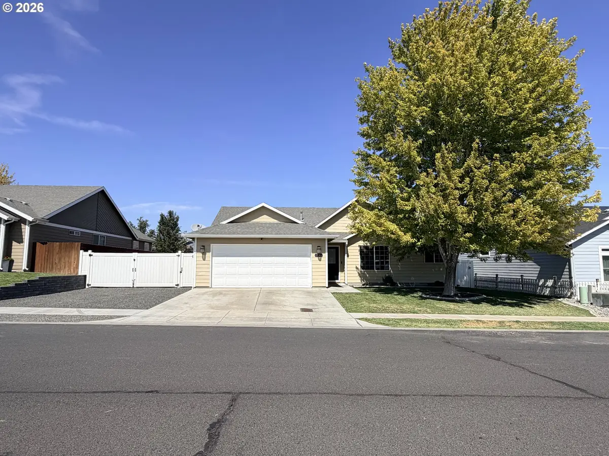 730 W Sandpiper Ave, Hermiston, OR 97838 - #1
