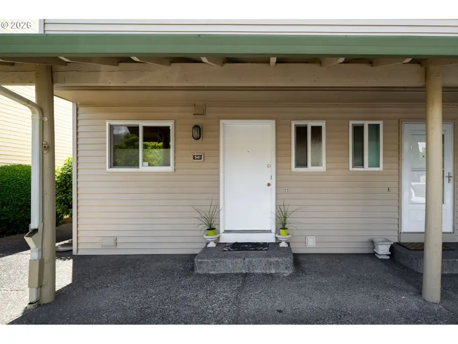 541 N Hayden Bay Dr, Portland, OR 97217 - #3