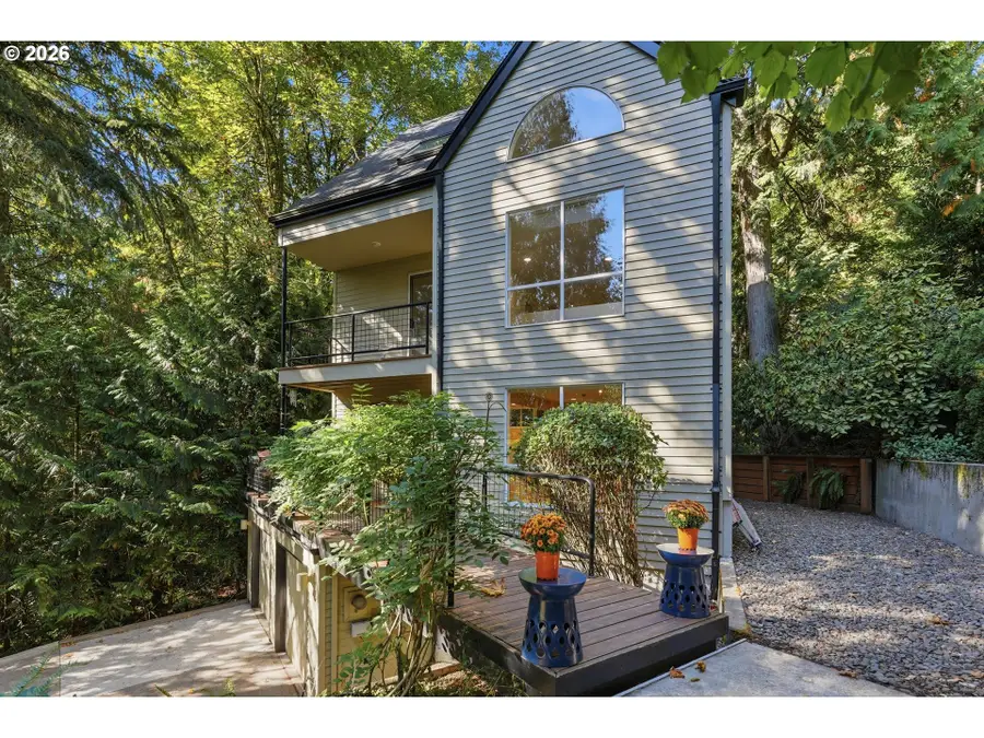 3921 SW Sweetbriar Dr, Portland, OR 97221 - #2