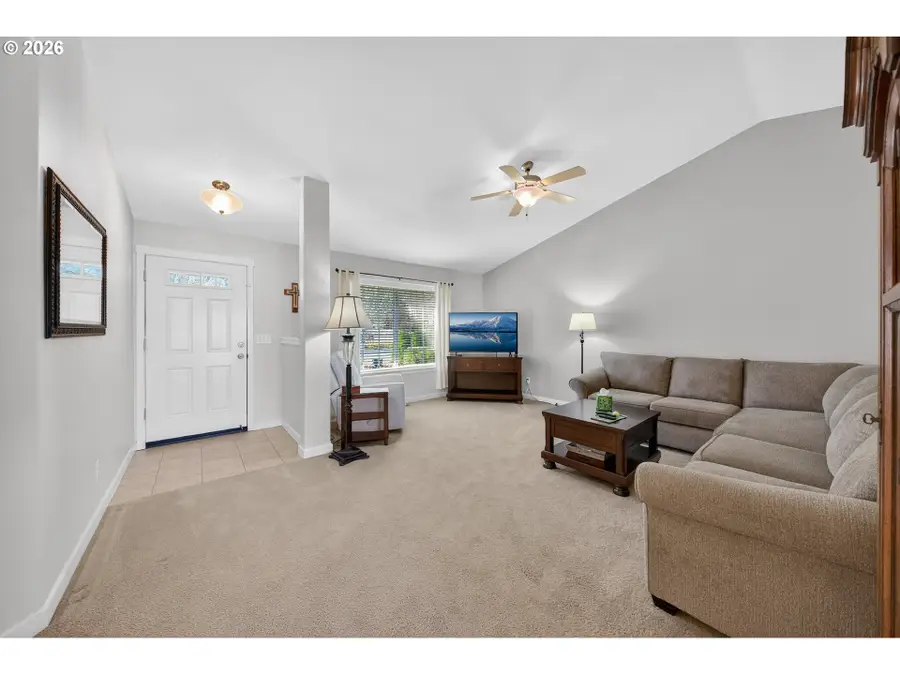 2579 Peachwood Ct, Sutherlin, OR 97479 - #3