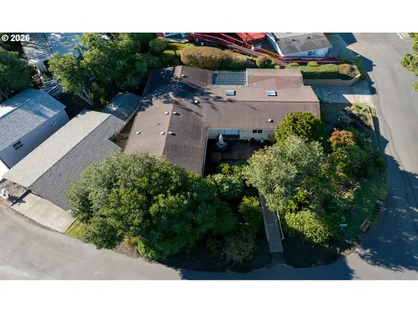 1601 Rhododendron Dr #534, Florence, OR 97439