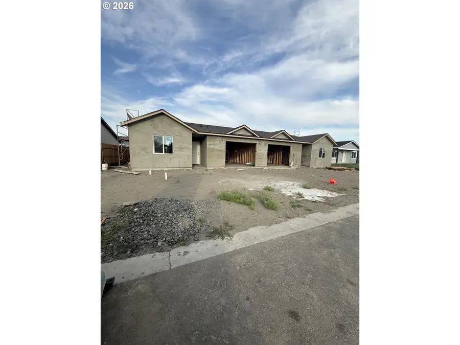 996 NE 10th Pl, Hermiston, OR 97838 - #2