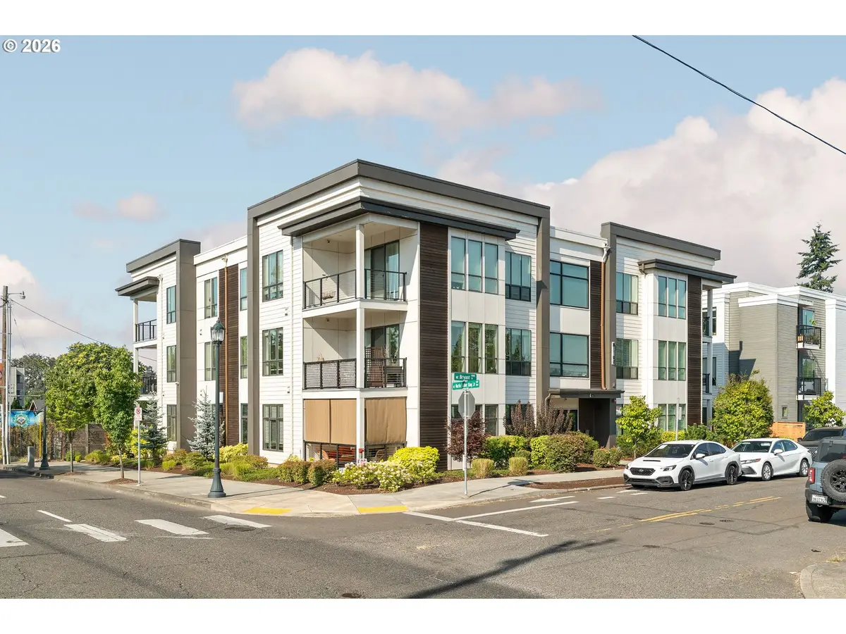 425 NE Bryant St #104, Portland, OR 97211 - #1