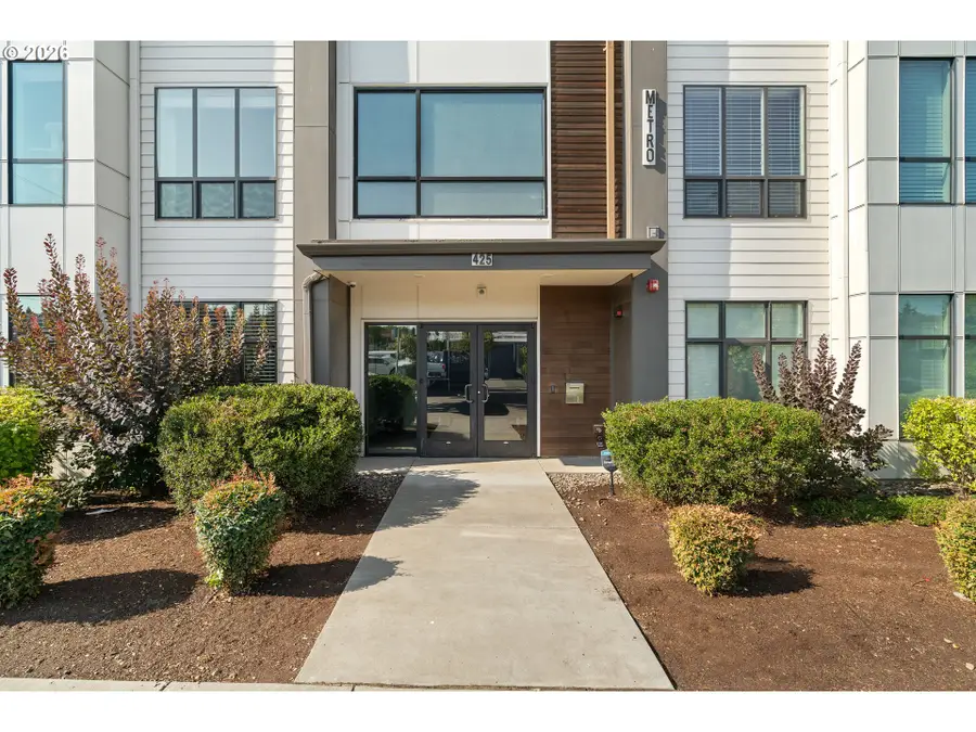 425 NE Bryant St #104, Portland, OR 97211 - #2