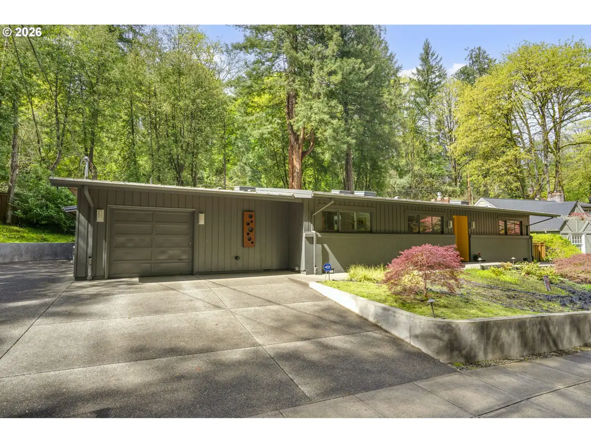 2825 SW Fairview Blvd, Portland, OR 97205 - #1