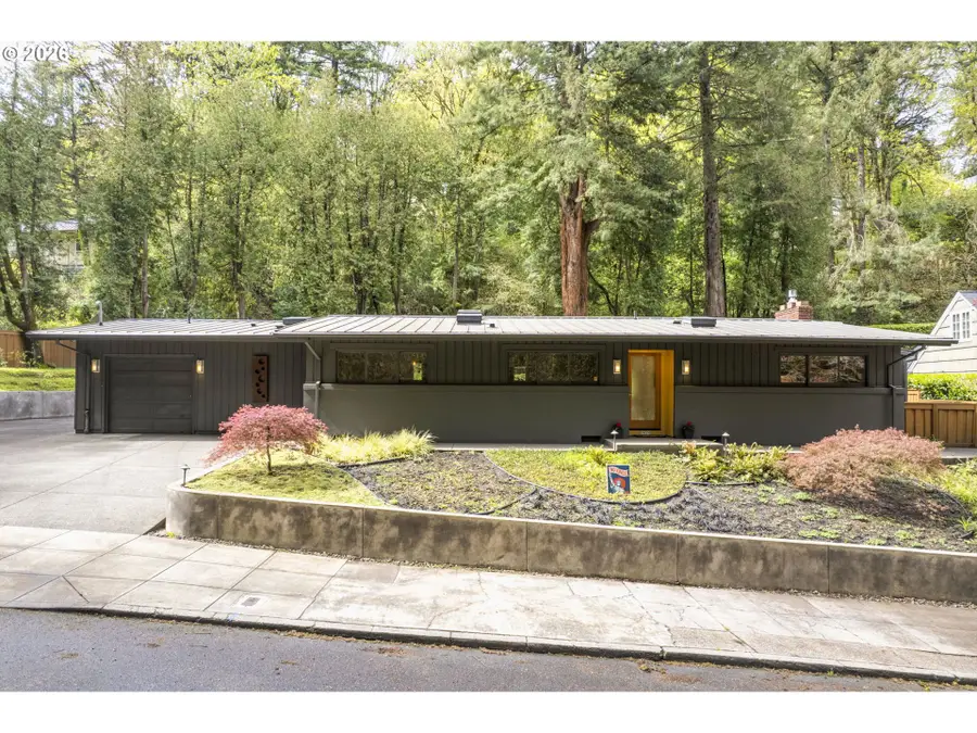 2825 SW Fairview Blvd, Portland, OR 97205 - #2