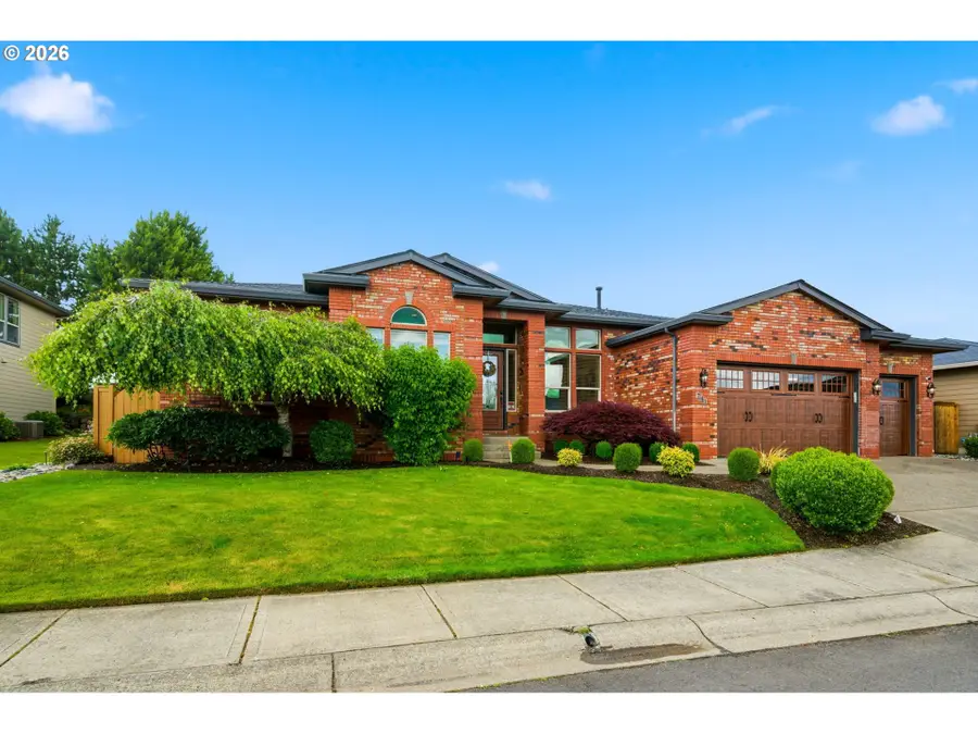 741 W Dogwood St, Washougal, WA 98671 - #2