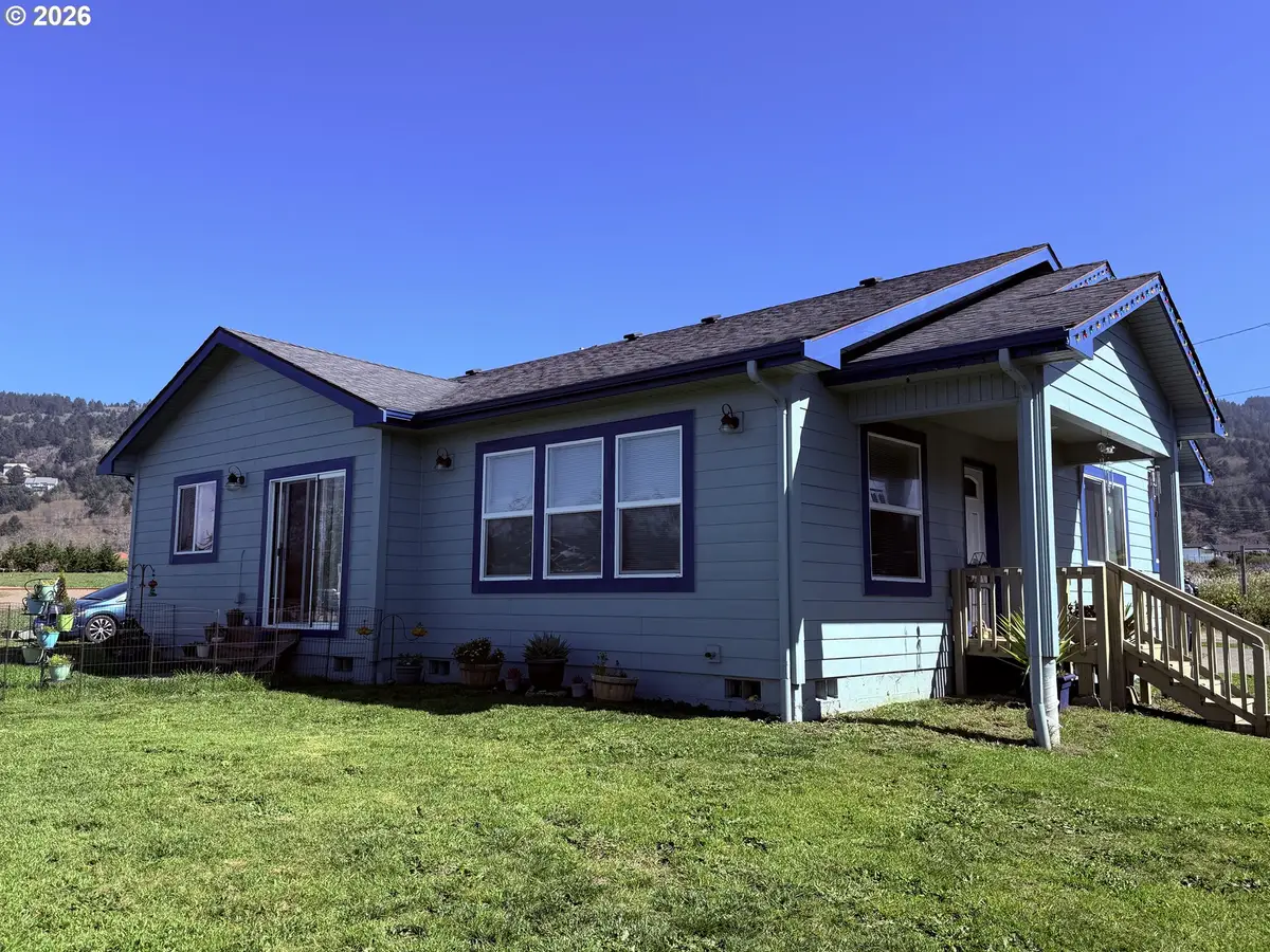 98557 Woodriff Ln, Brookings, OR 97415 - #1
