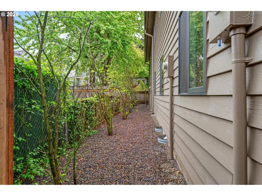 3541 SE Yamhill St, Portland, OR 97214 - #3
