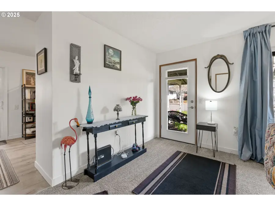 11760 SW King George Dr, King City, OR 97224 - Image #2