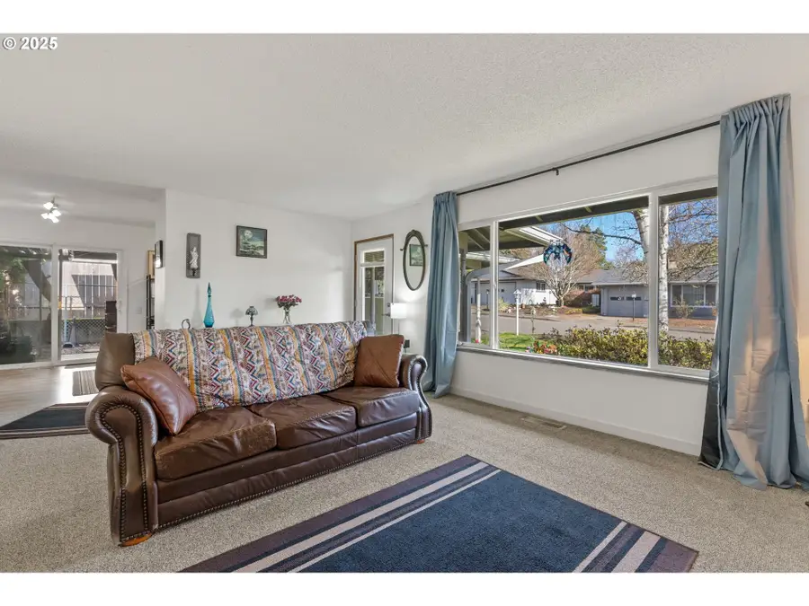 11760 SW King George Dr, King City, OR 97224 - Image #3