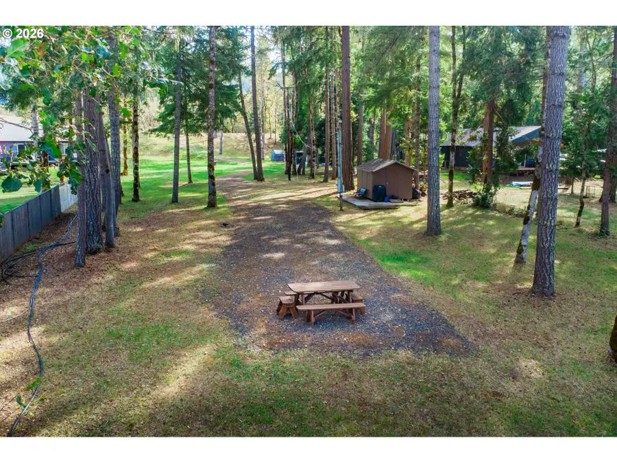 9188 S Bank Dr, Roseburg, OR 97470 - #2