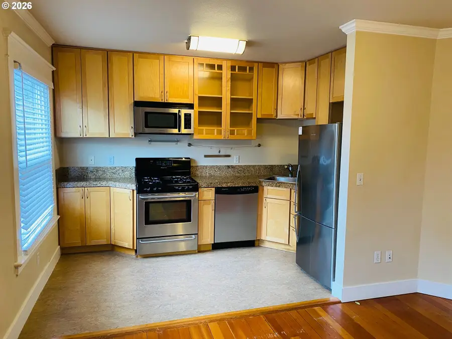 1104 SW Columbia St, Portland, OR 97201 - #3