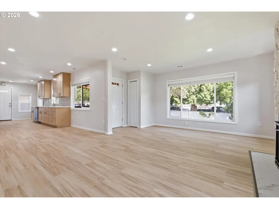 15938 SE Alder St, Portland, OR 97233 - #3