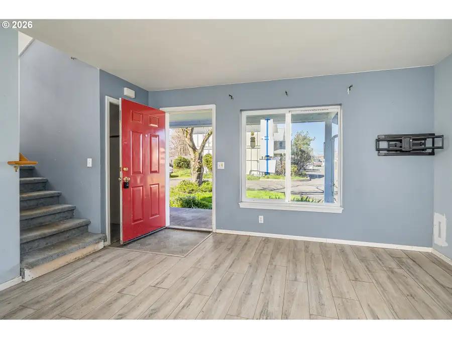 207 35th St, Springfield, OR 97478 - #2