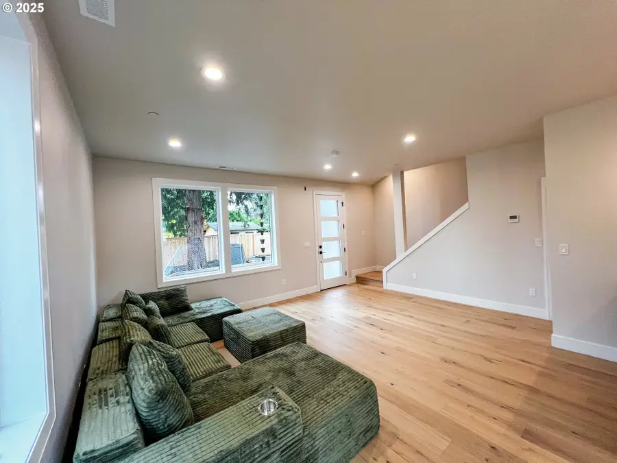 6904 SE Brooklyn St, Portland, OR 97206 - Image #3