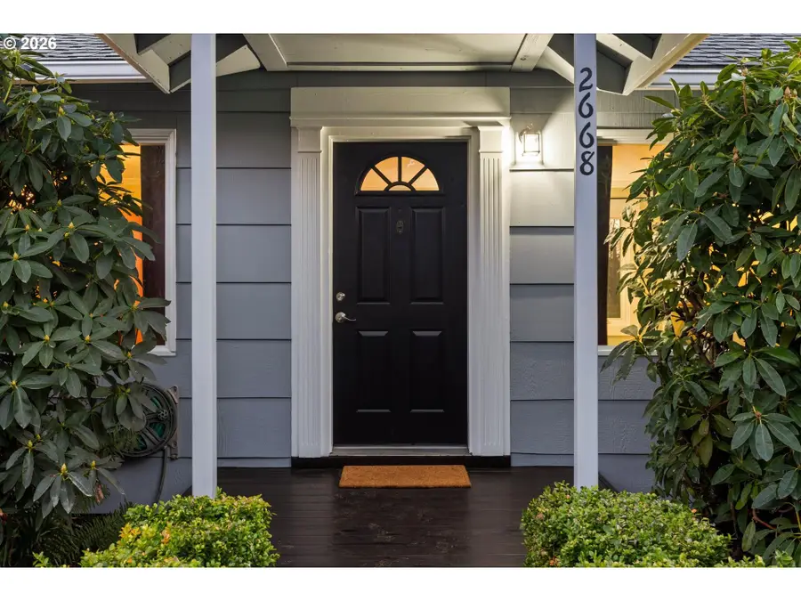 2668 SW Hume Ct, Portland, OR 97219 - #2