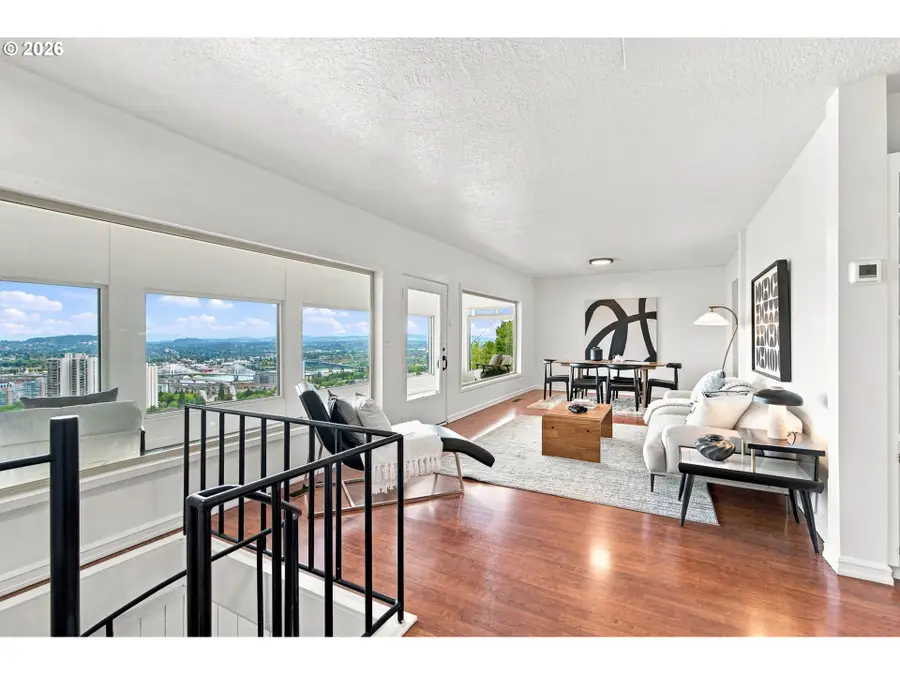 2604 SW Buckingham Ave, Portland, OR 97201 - #3