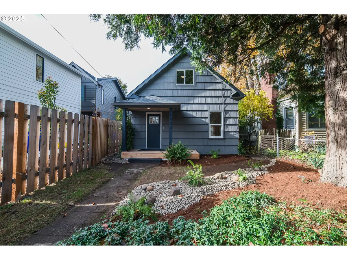 5833 NE 16th Ave, Portland, OR 97211 - Image #1