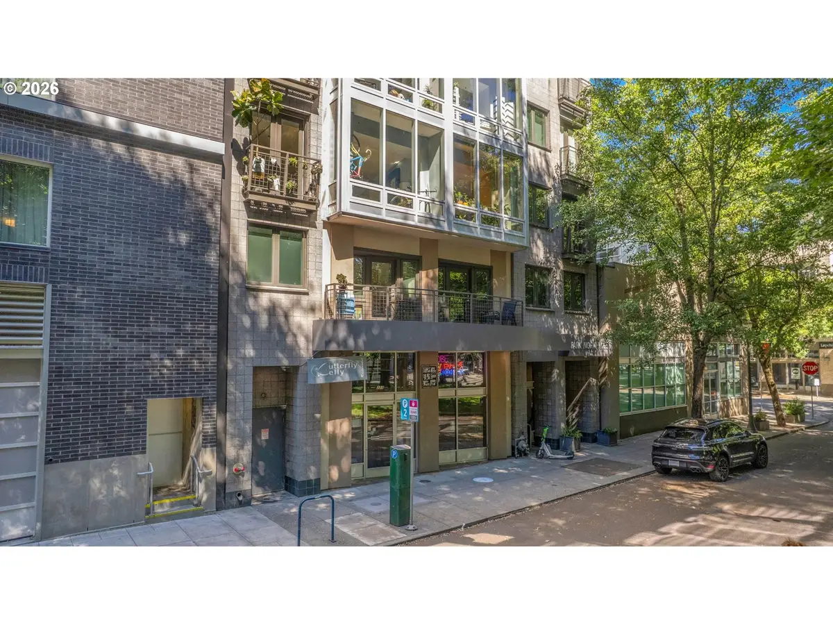 327 NW Park Ave #3B, Portland, OR 97209 - #1