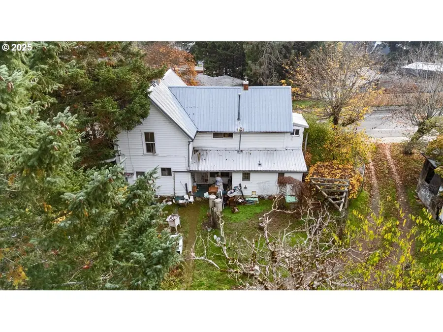 606 NW Nichol Ave, Myrtle Creek, OR 97457 - Image #3