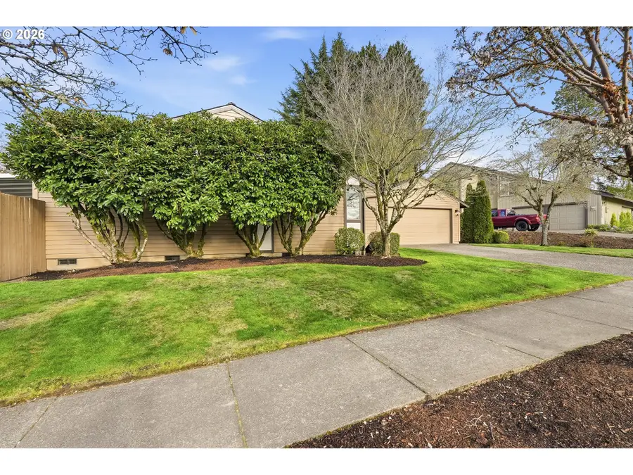 10805 SW Summer Lake Dr, Portland, OR 97223 - #3