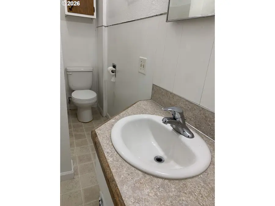 218 S 19th St, Springfield, OR 97477 - #3