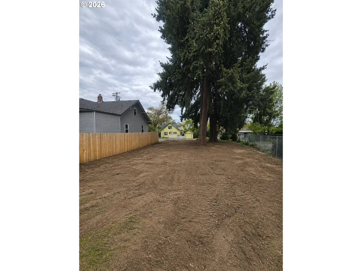 2324 E Mcloughlin Blvd, Vancouver, WA 98661 - #1