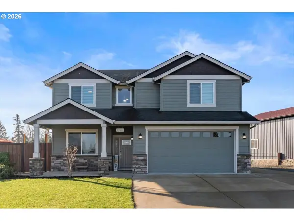 13920 S Lucia Ln, Mulino, OR 97042